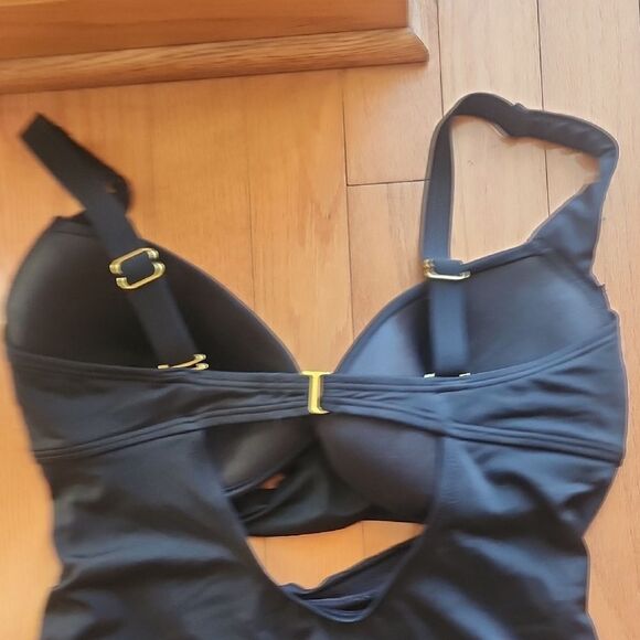 Chic Black Cutout Swimsuit- Women's Size 2x - Picture 3 of 5